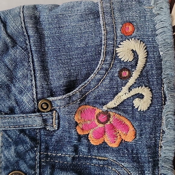 Mary-Kate and Ashley Girl's Size 4 Denim Jean Embroidered Retro Flower S… - Picture 3 of 7